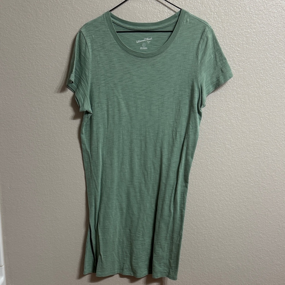 Universal Thread Sage Green Short Sleeve Tee